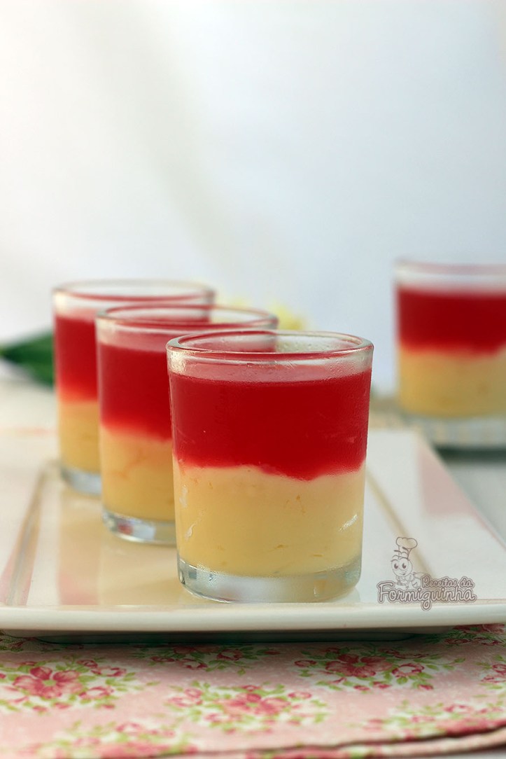 Quer uma sobremesa simples, rápida e deliciosa?! Esse Creme com Gelatina não vai te decepcionar!