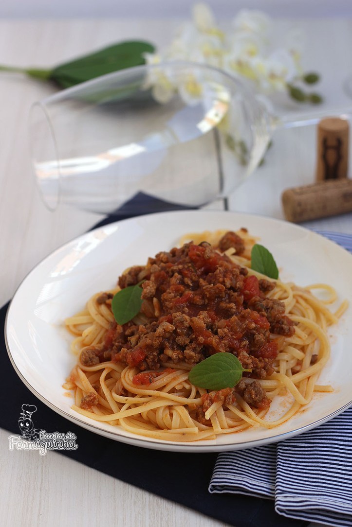 Delicioso molho bolonhesa para acompanhar sua massa preferida! Versão rápida!!