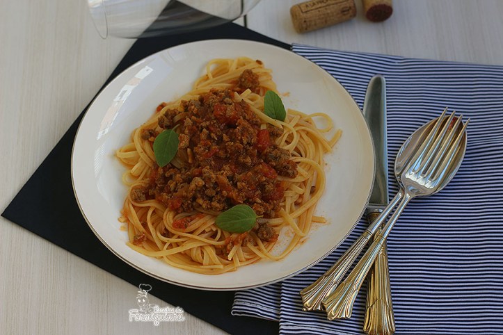Delicioso molho bolonhesa para acompanhar sua massa preferida! Versão rápida!!